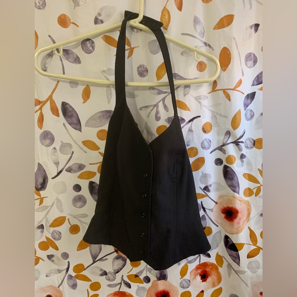 🔥5:$25 Halter Button-Front Top Sz 2